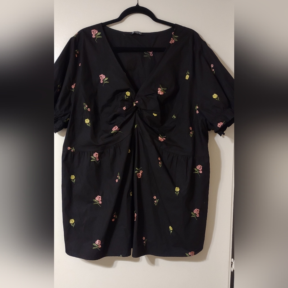 Bloomchic Black Floral Cotton Twist-Front Women's 3X Top